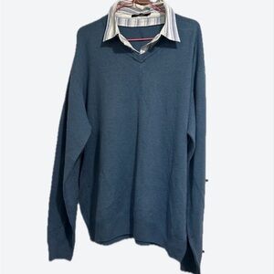 Men's V-Neck Sweater in Dusty Blue